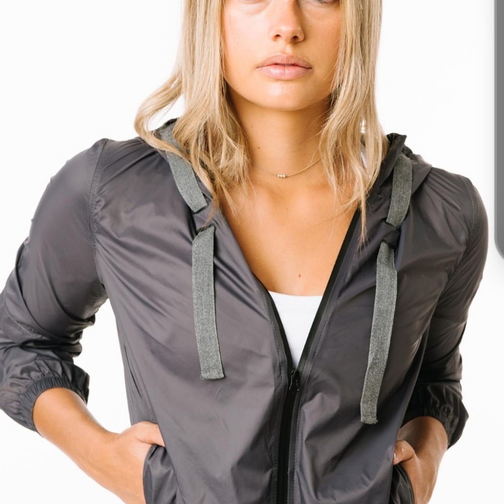 Zyia hoodie windbreaker
